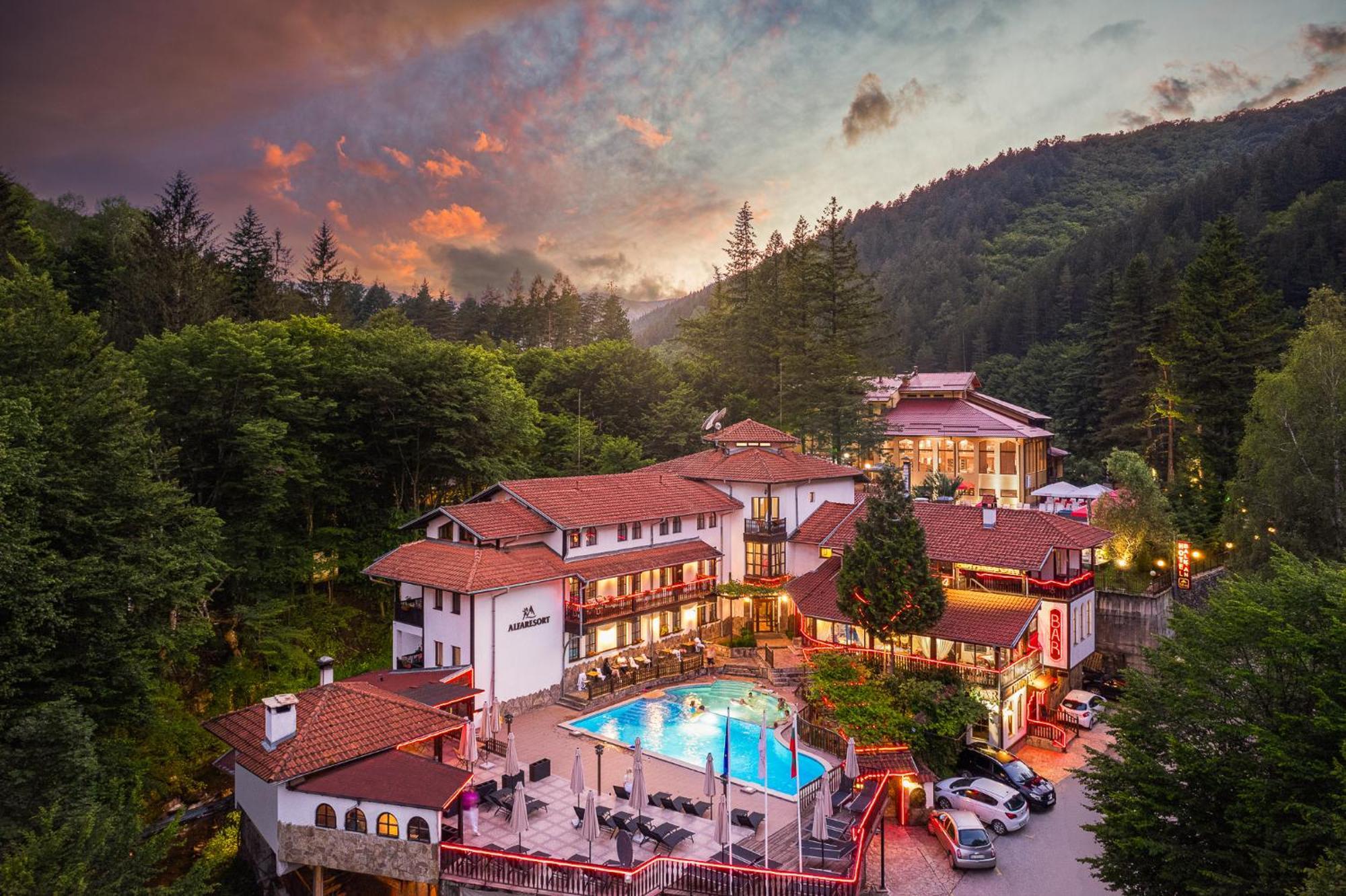 Hotel Alfaresort Thermal Chiflika Buitenkant foto